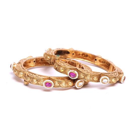 Diamond in Ruby & Kundan Pearl Beeds Bangles