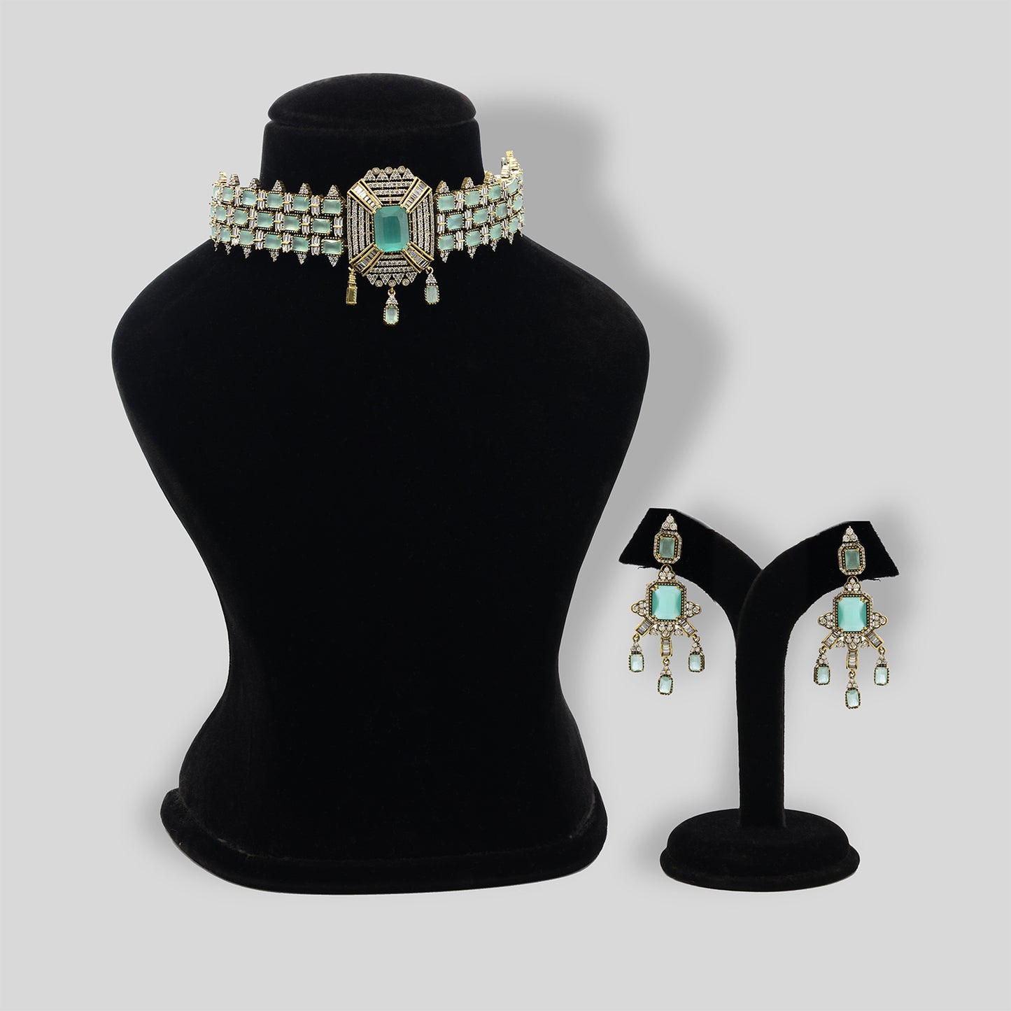 Pastel Green Majesty Necklace