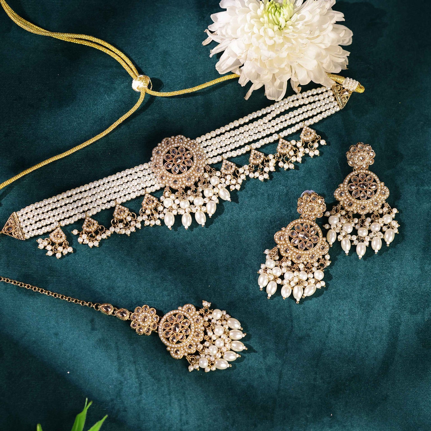 Heritage Kashmiri Chokar Necklace With Maang Tikka