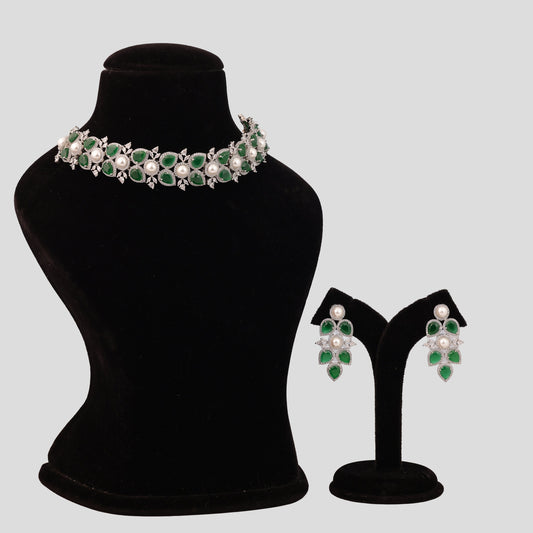 Emerald Pasley Pearl Chokar