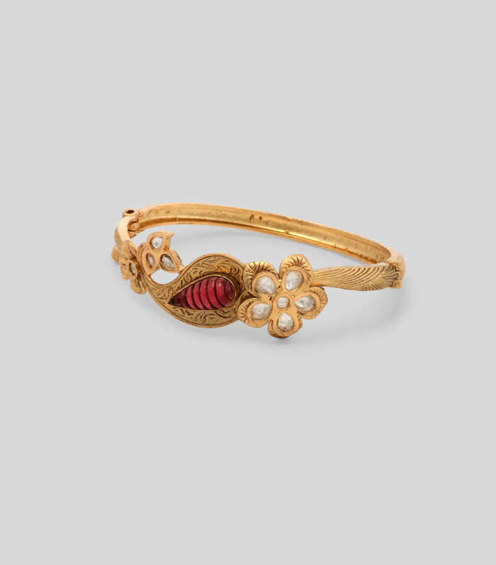 Golden Paisley Kundan Bracelet
