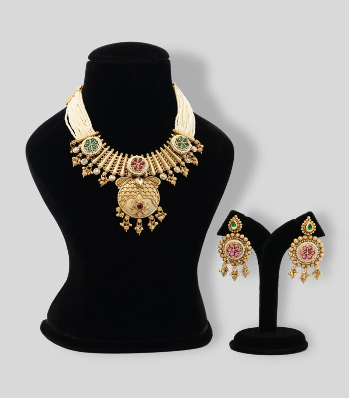 Heritage Crest Medallion Set